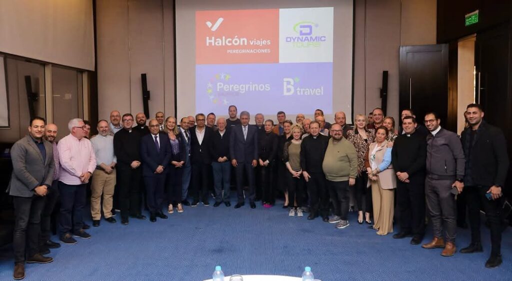 fb_img_17400504493132248314174844358069-1024x563 وزير السياحة والآثار يلتقي بوفد كنسي إسباني بعد عودتهم من سانت كاترين في إطار الرحلة التعريفية التي تم تنظيمها لهم للتعرف على مقومات السياحة الدينية والروحانية فى مصر