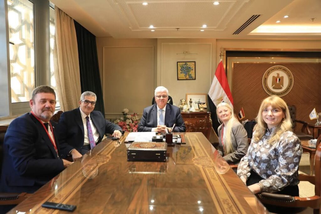fb_img_17401259038185032207631061068877-1024x683 وزير التعليم العالي يبحث سبل تعزيز التعاون مع وفد جامعة إسكس البريطانية