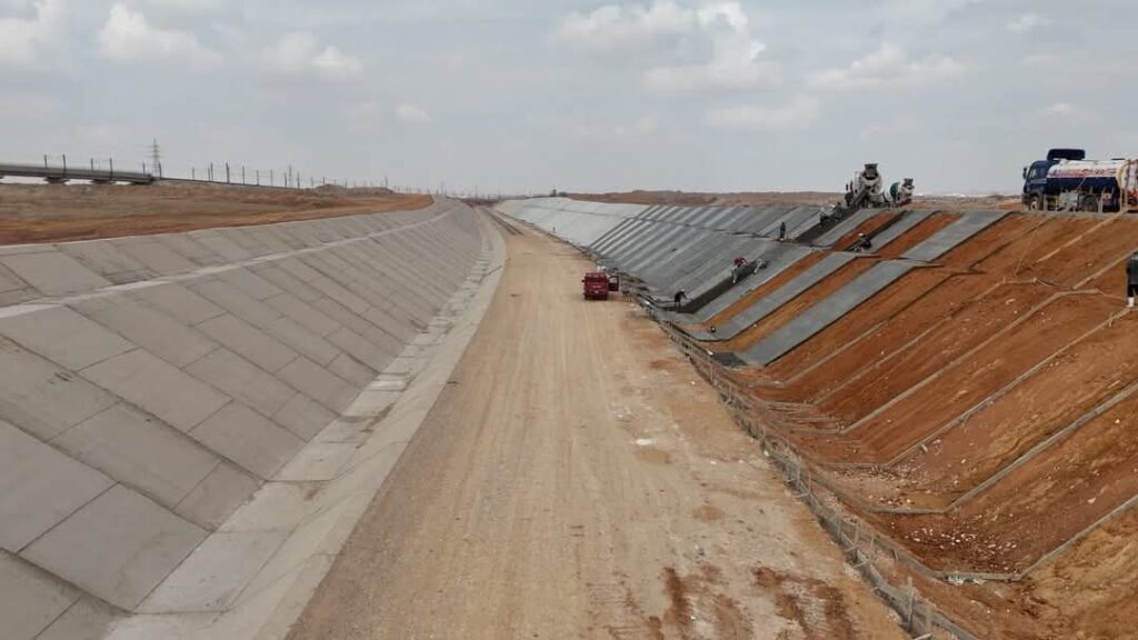 fb_img_17405591101291866832550661000898-1024x576 تقدم أعمال مشروع إنشاء وتنفيذ خط سكة حديد "الروبيكى/ العاشر من رمضان / بلبيس "