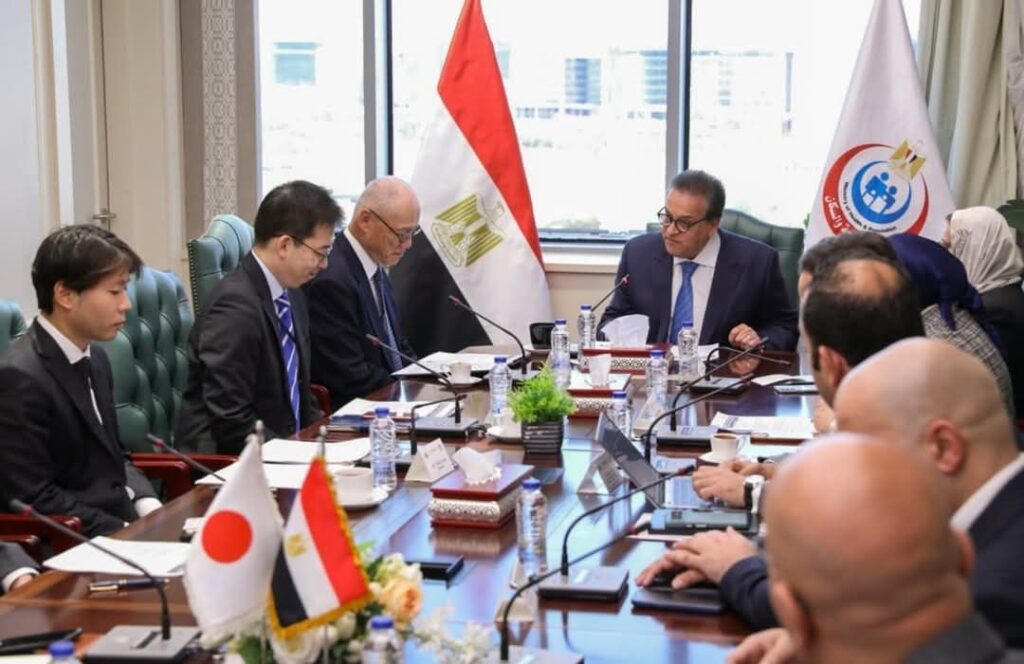 fb_img_17406745260164277038990024174219-1024x664 نائب رئيس مجلس الوزراء وزير الصحة والسكان يشهد توقيع اتفاقية تعاون بين مستشفى معهد ناصر ومستشفى يوكوسوكا كيوساي الياباني لتبادل الخبرات