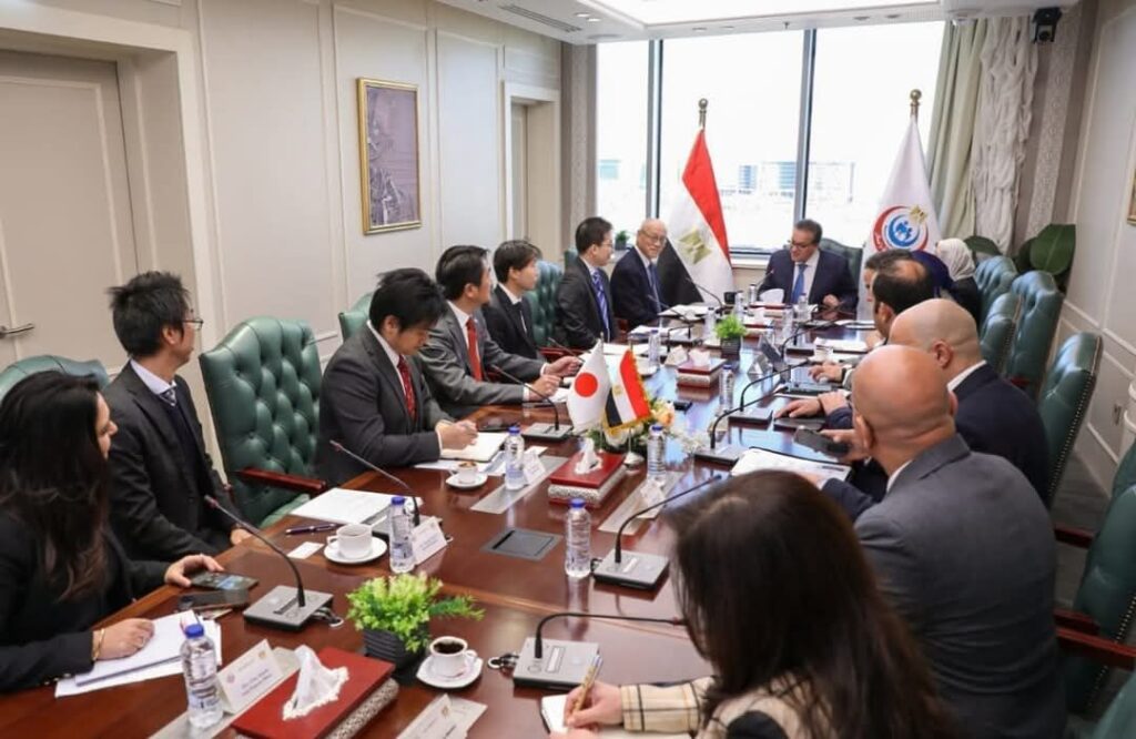 fb_img_17406745276746622454299299116700-1024x666 نائب رئيس مجلس الوزراء وزير الصحة والسكان يشهد توقيع اتفاقية تعاون بين مستشفى معهد ناصر ومستشفى يوكوسوكا كيوساي الياباني لتبادل الخبرات