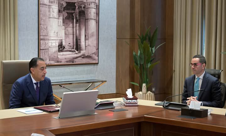 fb_img_17409206410887238924873419191088 رئيس الوزراء يتابع مع وزير الاستثمار والتجارة الخارجية أهم ملفات العمل