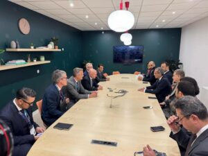 fb_img_17411647323374464977092724453639-300x225 بيان صادر عن وزارة الاتصالات وتكنولوجيا المعلومات