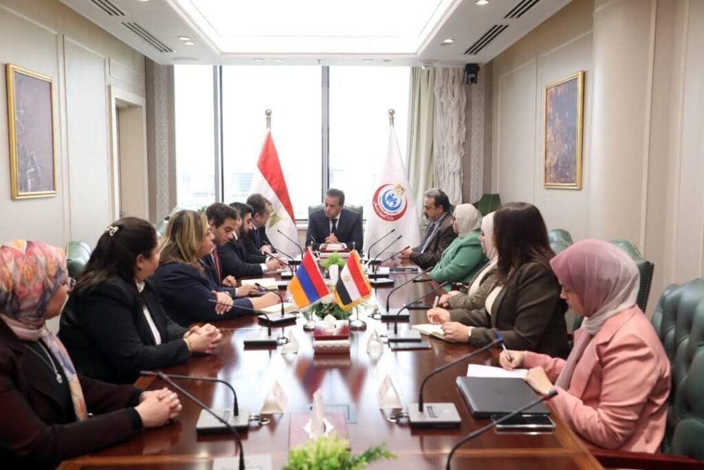 fb_img_17411661637698546615682394468690-1024x683 نائب رئيس الوزراء وزير الصحة يبحث مع سفير أرمينيا تعزيز التعاون الصحي وتوسيع الشراكات في التصنيع الدوائي والتأمين الصحي