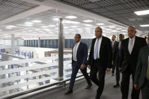 fb_img_17412241968047014889793762572453-300x200 وزير الطيران المدني يتفقد مطار سفنكس الدولي لمتابعة جاهزيته والوقوف على جودة الخدمات المقدمة تزامنًا مع الاستعدادات المُكثفة لإستقبال ضيوف مصر لحضور مراسم الافتتاح الرسمي للمتحف المصري الكبير..