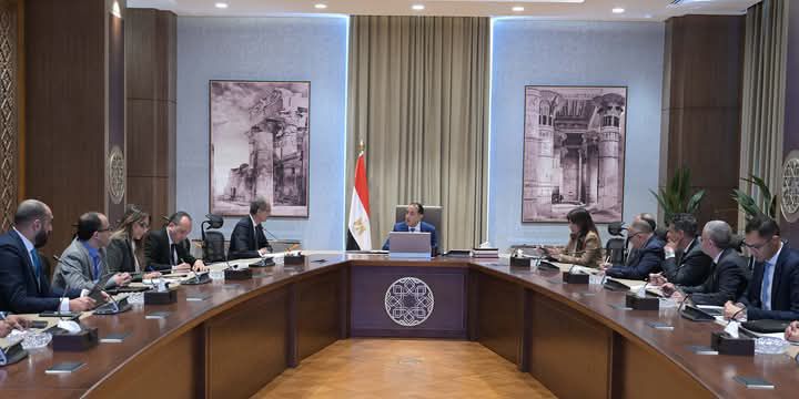 fb_img_17415305431186317995147298626170 رئيس الوزراء يتابع جهود تنفيذ مستهدفات الدولة في مجال التحول الرقمي