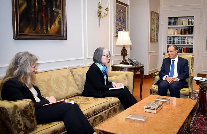 fb_img_17416130788586965798205205279909 وزير الخارجية والهجرة يستقبل رئيسة الاتحاد الدولي لجمعيات الهلال والصليب الأحمر