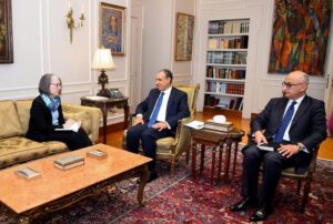fb_img_17416130809445484489038679086759-300x202 وزير الخارجية والهجرة يستقبل رئيسة الاتحاد الدولي لجمعيات الهلال والصليب الأحمر