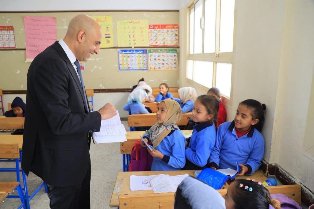 fb_img_17416873057501111877365790939812-1024x683 وزير التربية والتعليم يواصل جولاته المفاجئة بزيارة مدرستين في حى الأسمرات بالقاهرة لمتابعة انتظام سير العملية التعليمية