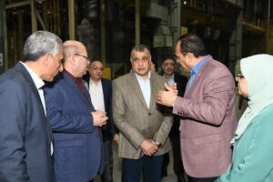 fb_img_17421163841474794915163252080447-300x200 خلال زيارته المفاجئة لشركة أبو زعبل للصناعات الهندسية ومصنع إنتاج وإصلاح المدرعات..وزير الدولة للإنتاج الحربي: حريصون على جذب المزيد من الاستثمارات وعقد شراكات إستراتيجية مع مختلف الجهات بالدولة