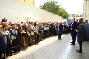 fb_img_17421192982841229027213205991301-300x200 اللواء عمرو عبد الوهاب يلتقى بالمتقدمين بطلبات تقنين وضع اليد فى أراضى الريف المصرى الجديد ويجيب على استفساراتهم.. ويوصيهم بضرورة إتباع القنوات القانونية والإبتعاد عن الوسطاء ومروجى الشائعات