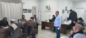 fb_img_17421193021982074051424001235952-300x135 اللواء عمرو عبد الوهاب يلتقى بالمتقدمين بطلبات تقنين وضع اليد فى أراضى الريف المصرى الجديد ويجيب على استفساراتهم.. ويوصيهم بضرورة إتباع القنوات القانونية والإبتعاد عن الوسطاء ومروجى الشائعات