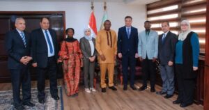 fb_img_17421247432898077237210498142856-300x158 وزير الزراعة وسفير سيراليون في القاهرة يبحثان التعاون في مجال استنباط التقاوى وبناء القدرات والابتكارات الزراعية ..