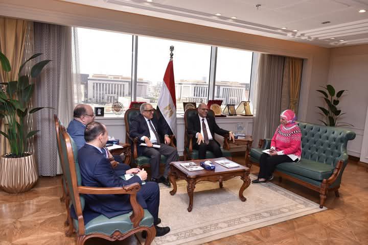 fb_img_17422241916627353734667115753923 وزير العمل يلتقي رئيس الهيئة العامة للتأمين الصحي