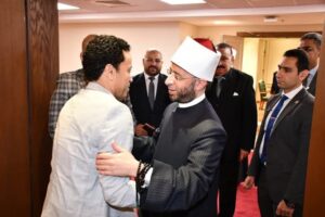 fb_img_17422246462107661219981073671627-300x200 تقديرًا لدوره في نشر القيم المجتمعية.. وزير الأوقاف يكرِّم الفنان القدير سامح حسين