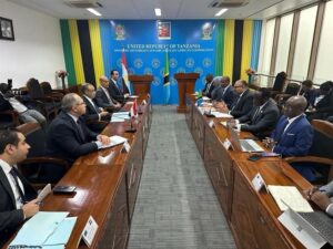 fb_img_17424030601963919484436572118248-300x225 جلسة مباحثات لوزير الخارجية والهجرة مع نظيره التنزانى