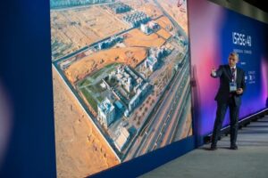 fb_img_17424033508778570609655074660366-300x200 الرئيس التنفيذي لوكالة الفضاء المصرية يلقي كلمة عن التنمية المستدامة والتحديات البيئية على هامش مشاركته في فعاليات اليوم الثاني للمؤتمر الدولي الأربعين للاستشعار عن بعد للبيئة (ISRSE-40) في المملكة المتحدة