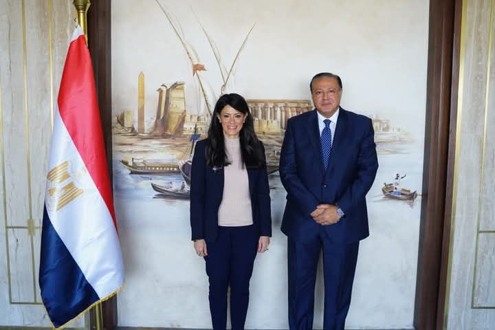 fb_img_17426413523924578896711743612422 وزيرة التخطيط والتنمية الاقتصادية والتعاون الدولي تلتقي رئيس الجهاز المصري للملكية الفكرية لمناقشة سبل دعم الاستراتيجية الوطنية للملكية الفكرية