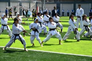 fb_img_17427338157458580334038342076526-300x200 وزير الشباب والرياضة ورئيس الهيئة العربية للتصنيع يفتتحان مركز شباب "محمد صلاح"