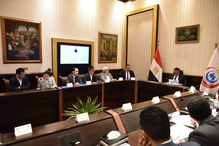 fb_img_17427524881386365574132883311181 نائب رئيس مجلس الوزراء وزير الصحة يعقد اجتماعًا بشأن مشروع إنشاء شبكة وطنية متكاملة للباثولوجيا الرقمية