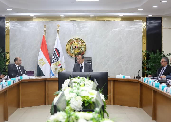 fb_img_17427526449449045461052305886542 وزير قطاع الأعمال العام يترأس اجتماع الجمعية العامة للشركة القابضة للتشييد والتعمير