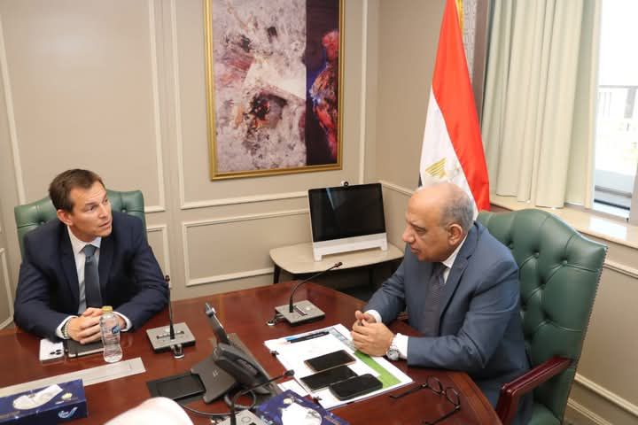 fb_img_17429093447677720447850291816389 وزير الكهرباء يبحث مع شركة شنايدر إليكتريك التعاون فى مجالات خفض الفقد وتطوير مراكز التحكم وشبكات التوزيع وتوطين صناعة المهمات الكهربائية