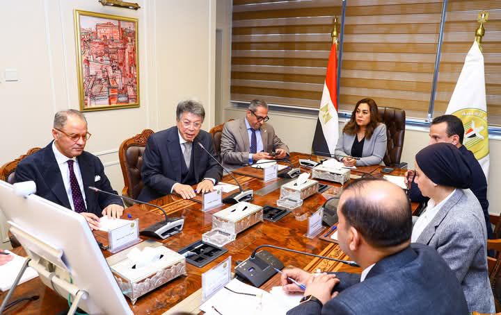 fb_img_17429095010358879570329863910744 وزيرة التنمية المحلية تتابع مع عدد من المحافظين ومسئولى المتحدة للخدمات الإعلامية الاستعدادات الخاصة باحتفالية افتتاح المتحف المصرى الكبير