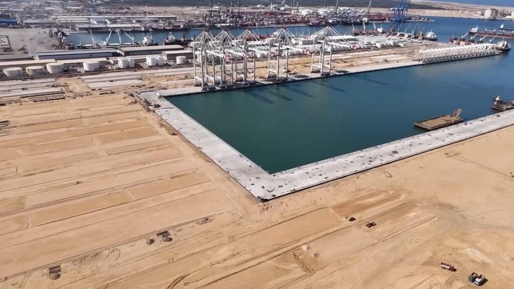 fb_img_17432401437684937352302379218093-1024x576 أبرز المعلومات حول محطة حاويات تحيا مصر 1  بميناء دمياط