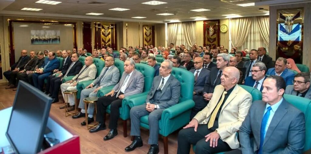 fb_img_17432411994421938638577996547208-1024x509 وزير الدولة للإنتاج الحربي خلال لقائه بالعاملين