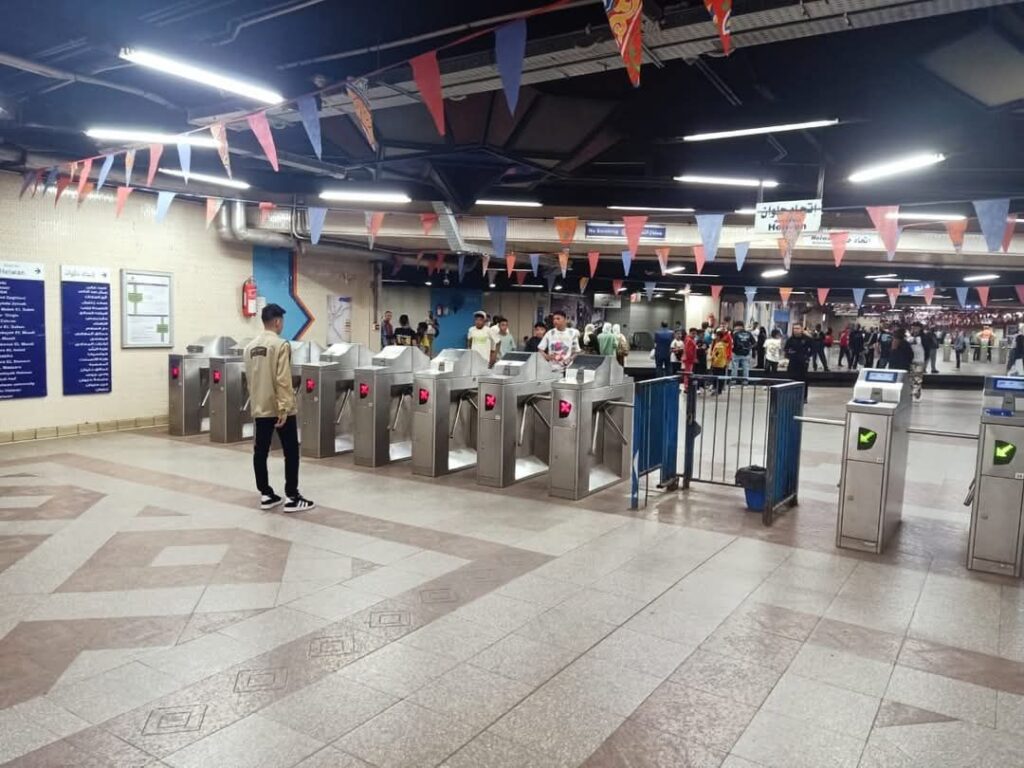 fb_img_17434187253488525480848410547839-1024x768 كامل الوزير يوجه بتواجد مسؤولى السكة الحديد ومترو الأنفاق بالمحطات المختلفة للإشراف على تقديم خدمات مميزة لجمهور الركاب