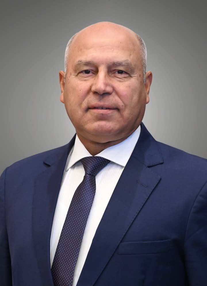 fb_img_1743584846810395149698972670375 وزير النقل يوجه قيادات هيئة السكك الحديدية بتوفير أماكن في رحلات العودة إلى القاهرة بعد نجاح الهيئة في توفير تذاكر قطارات الصعيد قبل عيد الفطر وتقديم خدمات مميزة للركاب