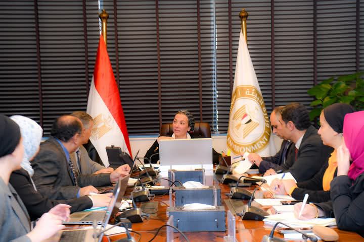 fb_img_17436703558171753930917691500215 وزيرة البيئة تناقش آخر مخرجات إعداد الخطة الوطنية للتكيف في مصر