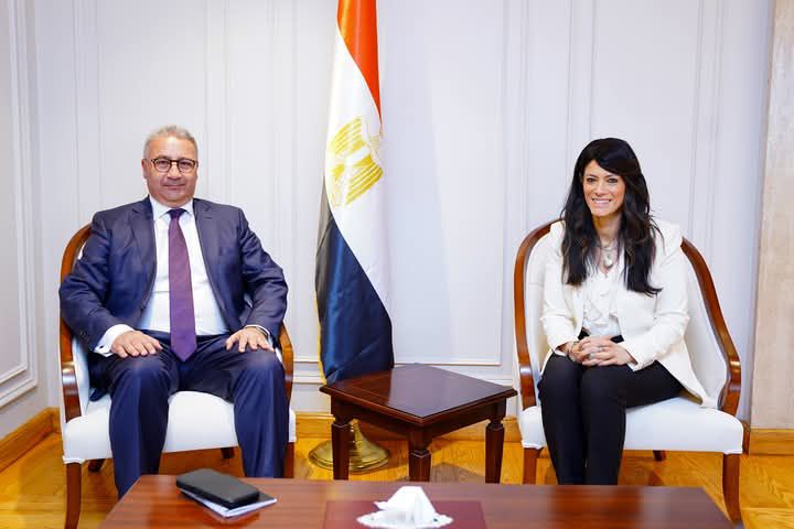 fb_img_1743687326509291684442485143457 وزيرة التخطيط والتنمية الاقتصادية والتعاون الدولي تلتقي سفير مصر الجديد لدى الصين