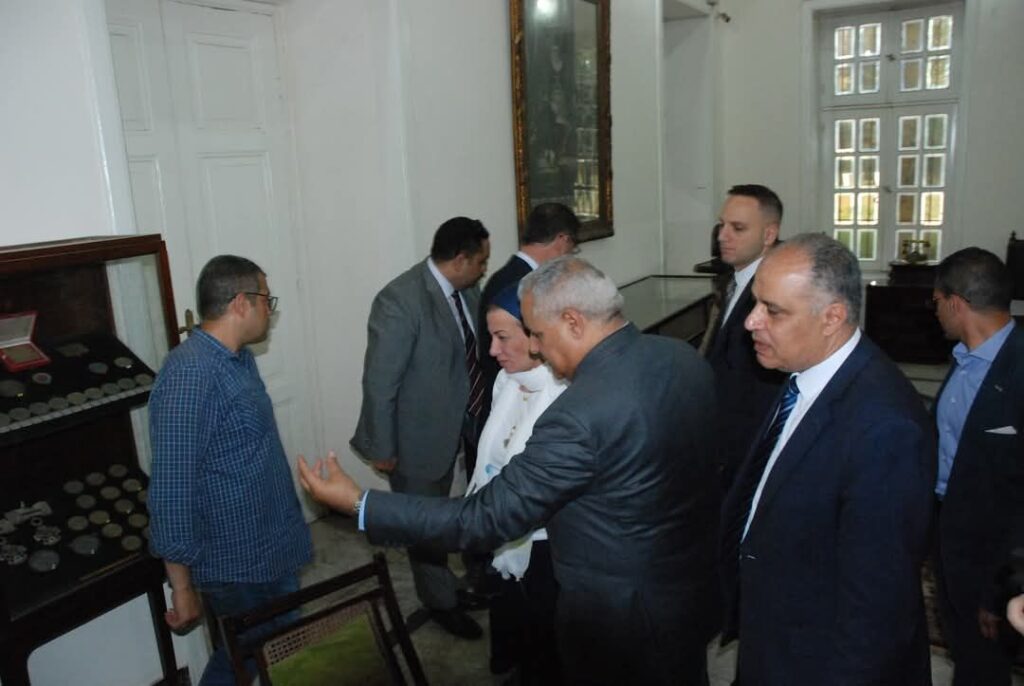 fb_img_1743759288441672650356892572139-1024x686 وزيرا الزراعة والبيئة والمدير الإقليمي للفاو يتفقدون المتحف الزراعي بالدقي واللمسات الأخيرة لمعرض زهور الربيع