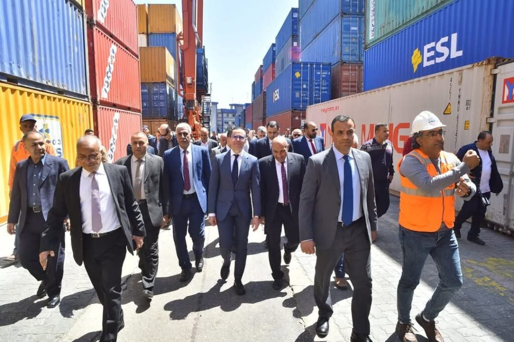 fb_img_17438588169413511886669380425436-1024x681 وزير الاستثمار والتجارة الخارجية يقوم بزيارة لمحافظة الإسكندرية ويتفقد عدد من الجهات المعنية بالرقابة الجمركية