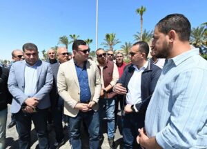 fb_img_17438589042413265556694168644304-300x216 وزير الإسكان يتفقد مشروعات رفع كفاءة الكباري والمسطحات الخضراء ويتابع أعمال تطوير المداخل والبوابات بمارينا