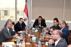 fb_img_17440159285547777499375688656613-300x200 وزير الإسكان يجتمع مع مسئولي شركة "فاوندرز" لاستعراض عدد من الفرص الاستثمارية والخطة الترويجية لبعض مشروعات الوزارة