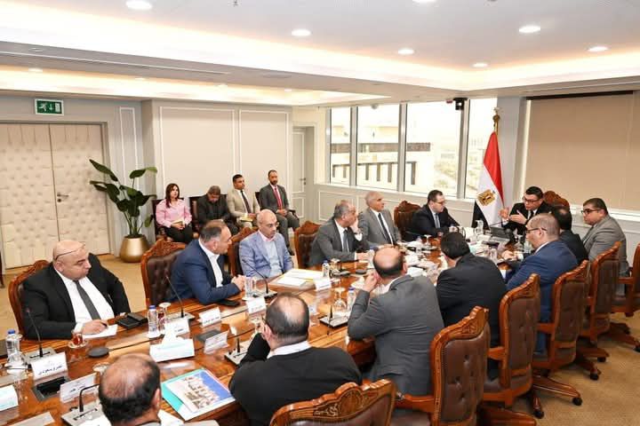 fb_img_17440159306878803296933810952614 وزير الإسكان يجتمع مع مسئولي شركة "فاوندرز" لاستعراض عدد من الفرص الاستثمارية والخطة الترويجية لبعض مشروعات الوزارة