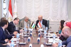 fb_img_17441185653032190974949410208796-300x200 وزير التربية والتعليم يستقبل نظيره الفلسطيني لبحث آليات التنسيق لدعم العملية التعليمية للطلاب الفلسطينيين