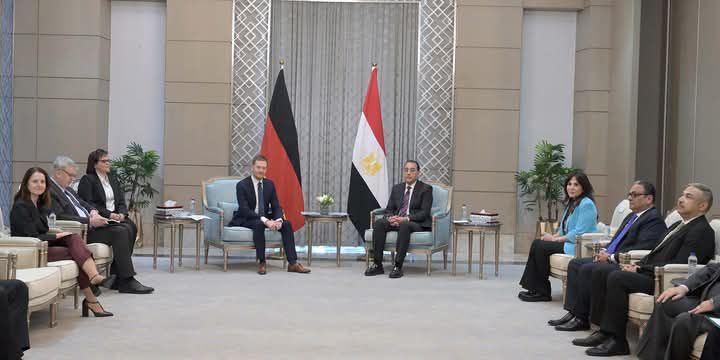 fb_img_17441936486476947193643944392703 رئيس الوزراء يلتقي رئيس وزراء ولاية ساكسونيا الحرة الألمانية لبحث سبل دعم التعاون المُشترك في عدد من الملفات