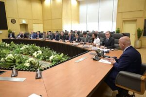 fb_img_17441939085547684886273333018467-300x200 نائب رئيس مجلس الوزراء للتنمية الصناعية وزير الصناعة والنقل يبحث مع ممثلي 29 شركة ومؤسسة فرنسية فرص الاستثمار بالسوق المصري في مجالي الصناعة والنقل