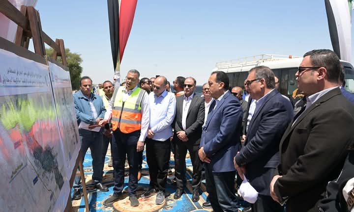 fb_img_17442810508803000236799498561864 رئيس الوزراء يتفقد أعمال مشروع ازدواج طريق أسيوط/ ديروط الزراعي