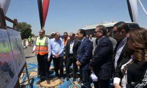 fb_img_1744281053204978119342369393441-300x180 رئيس الوزراء يتفقد أعمال مشروع ازدواج طريق أسيوط/ ديروط الزراعي