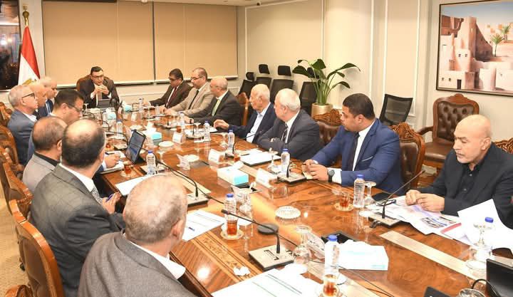 fb_img_17442817906513671708803703902110 وزير الإسكان يتابع الأعمال الجارية بـ "كمبوند مزارين" بمدينة العلمين الجديدة وموقف تسليم الوحدات بالمشروع