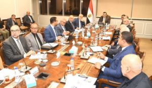 fb_img_17442817925324913108062626503611-300x173 وزير الإسكان يتابع الأعمال الجارية بـ "كمبوند مزارين" بمدينة العلمين الجديدة وموقف تسليم الوحدات بالمشروع