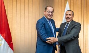 fb_img_1744376377042864140969741080144-300x180 وزير المالية يكرم ٧ قيادات ضريبية متميزة بالقاهرة والجيزة والإسكندرية والقليوبية ودمياط