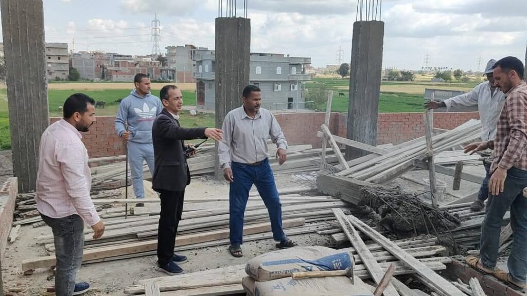 fb_img_17444466323084789674626851410299-1024x576 تنفيذا لتوجيهات القيادة السياسية وتعليمات السيدة الدكتوره / جاكلين عازر - محافظ البحيره بضرورة التصدى بكل حزم للتعديات على الاراضى الزراعية وأملاك الدولة او البناء بدون ترخيص وتنفيذ القانون على المخالفين .