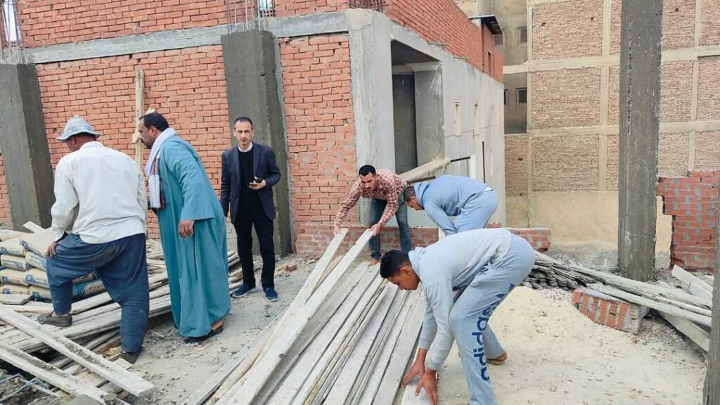 fb_img_17444466343997854818513212715586-1024x576 تنفيذا لتوجيهات القيادة السياسية وتعليمات السيدة الدكتوره / جاكلين عازر - محافظ البحيره بضرورة التصدى بكل حزم للتعديات على الاراضى الزراعية وأملاك الدولة او البناء بدون ترخيص وتنفيذ القانون على المخالفين .