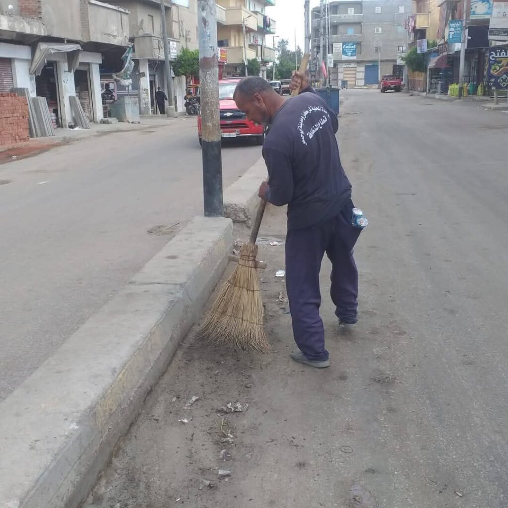 fb_img_17444507867039116648127956941202-1024x1024 تنفيذاً لتوجيهات معالي الدكتورة / جاكلين عازر - محافظ البحيرة بضرورة الاهتمام الامثل بمنظومة النظافة بكافة مدن ومراكز المحافظة للحفاظ على المظهر الجمالى والحضارى .