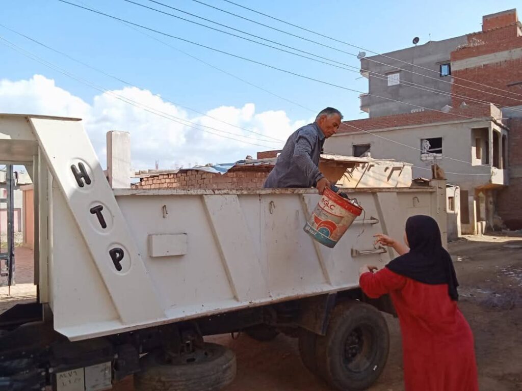 fb_img_17444508198389091719649436125037-1024x768 تنفيذاً لتوجيهات معالي الدكتورة / جاكلين عازر - محافظ البحيرة بضرورة الاهتمام الامثل بمنظومة النظافة بكافة مدن ومراكز المحافظة للحفاظ على المظهر الجمالى والحضارى .